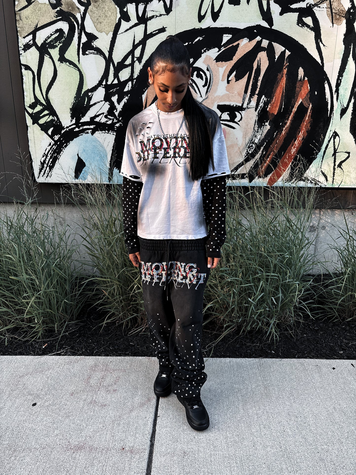 “MOVING DIFFERENT”Double-Layered Long Sleeve (WHT)