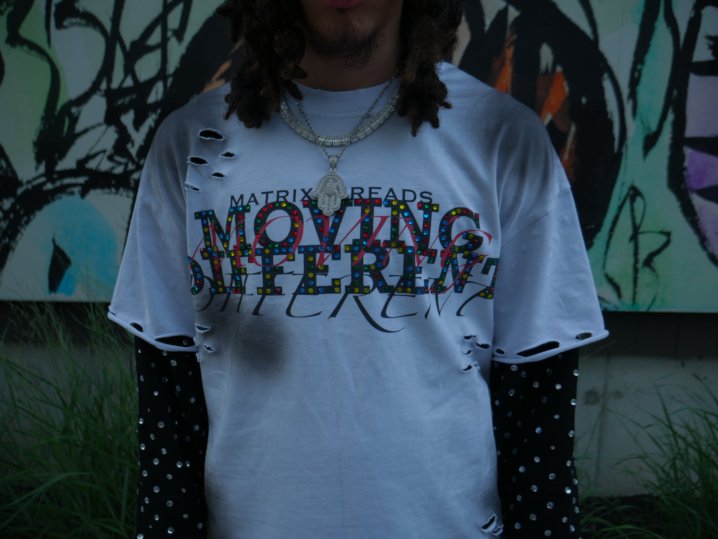 “MOVING DIFFERENT”Double-Layered Long Sleeve (WHT)