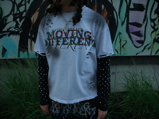 “MOVING DIFFERENT”Double-Layered Long Sleeve (WHT)
